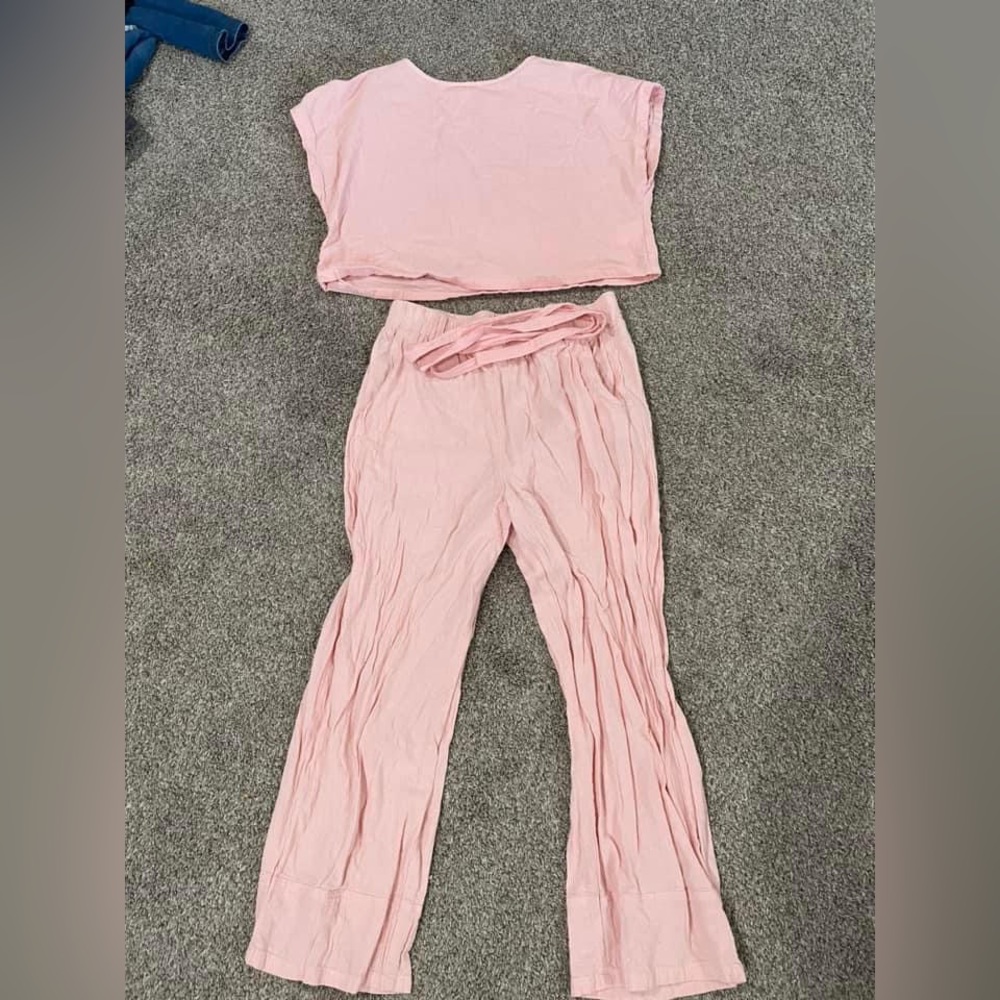 Size M two piece linen outfit
